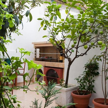 Psyri Neoclassical House Yard Free Parking Atenas Exterior foto
